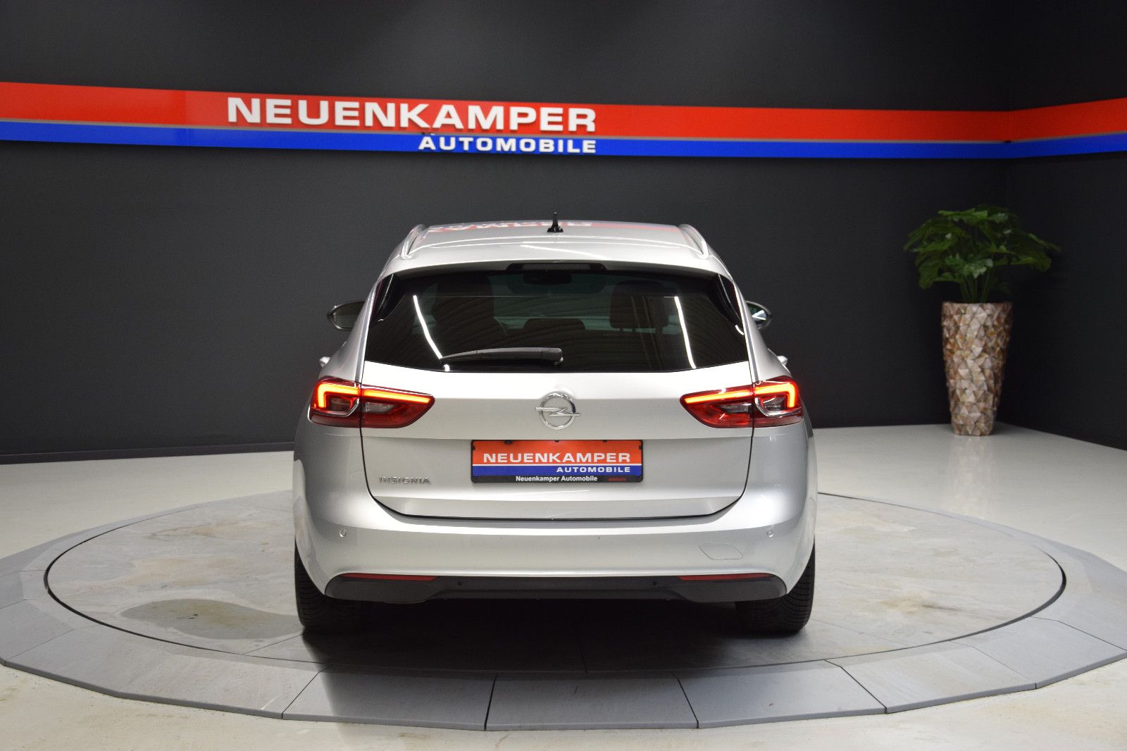 Fahrzeugabbildung Opel Insignia B Sports Tourer Business LED Navi