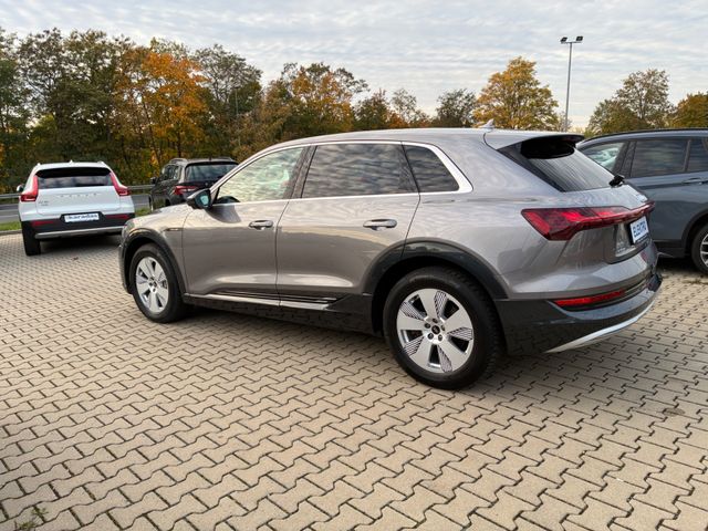 Fahrzeugabbildung Audi e-tron 50 quattro >AHK/LEDER/KAM/NAV/SHZ<