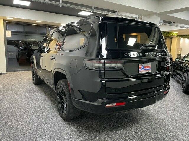 Fahrzeugabbildung Jeep GRAND WAGONEER OBSIDIAN 6.4L V-8  SOFORT!