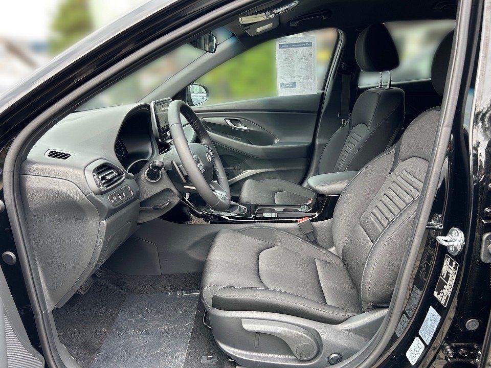 Fahrzeugabbildung Hyundai i30 MY25 1.5T 48V ADVANTAGE LED+NAV 5J-GARANTIE+