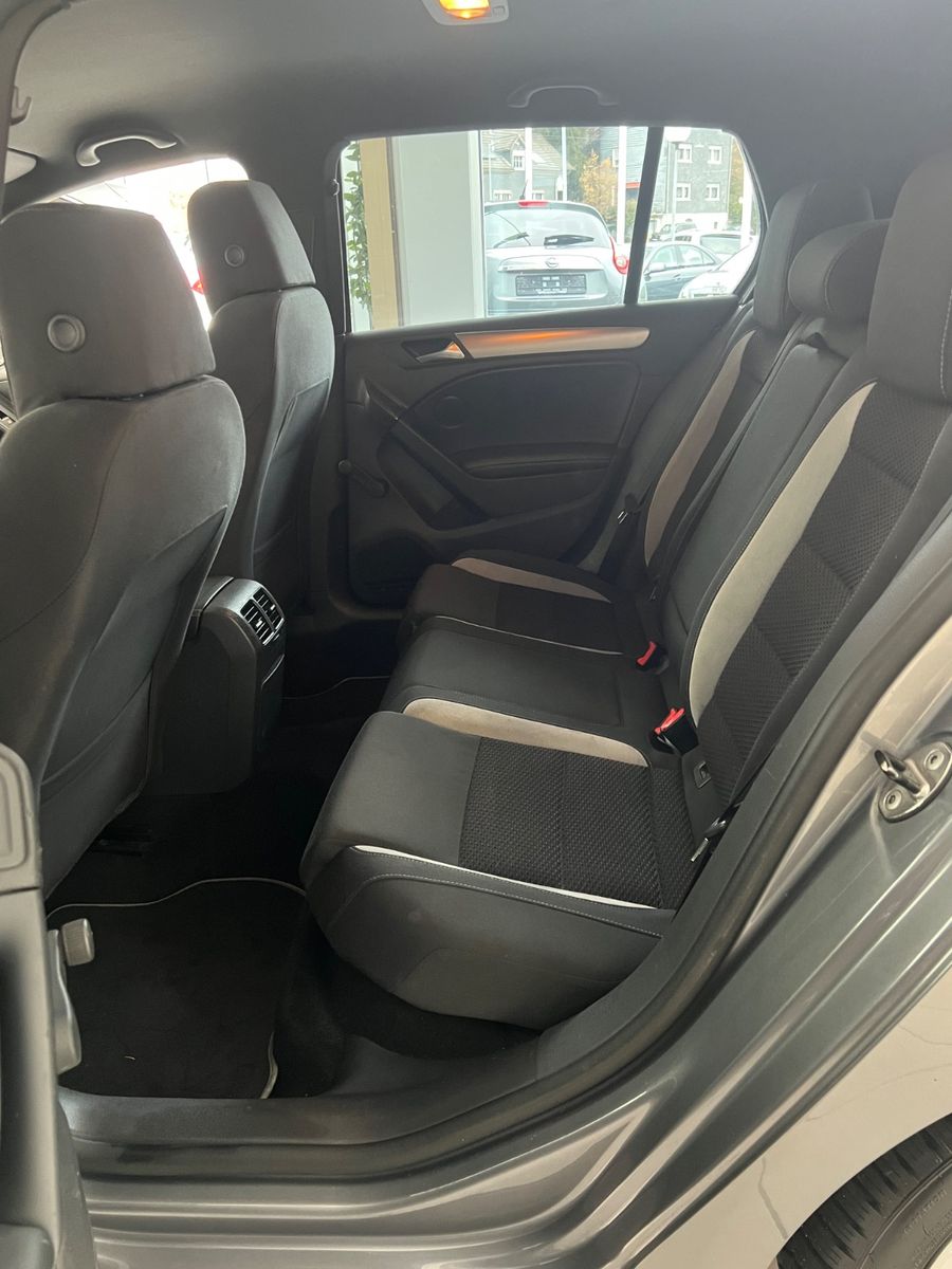 Fahrzeugabbildung Volkswagen Golf VI R 4Motion