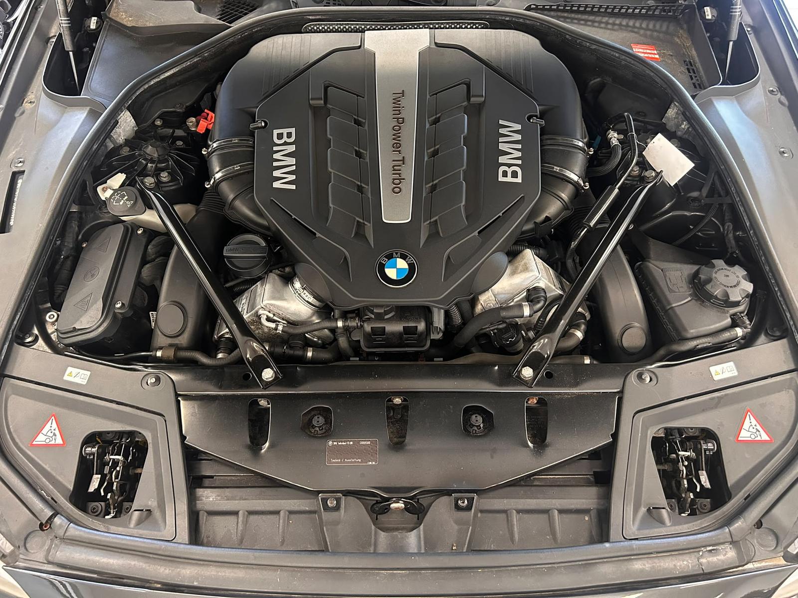 BMW 550i Touring | 408 ch | BVA | Affichage tête haute | Chauffage auxiliaire | Sièges chauffants avant/arrière | Soft Close | Attelage fixe