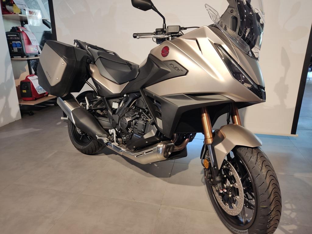 Honda NT1100 DCT + el. Fahrwerk NEU 6 Jahre Garantie