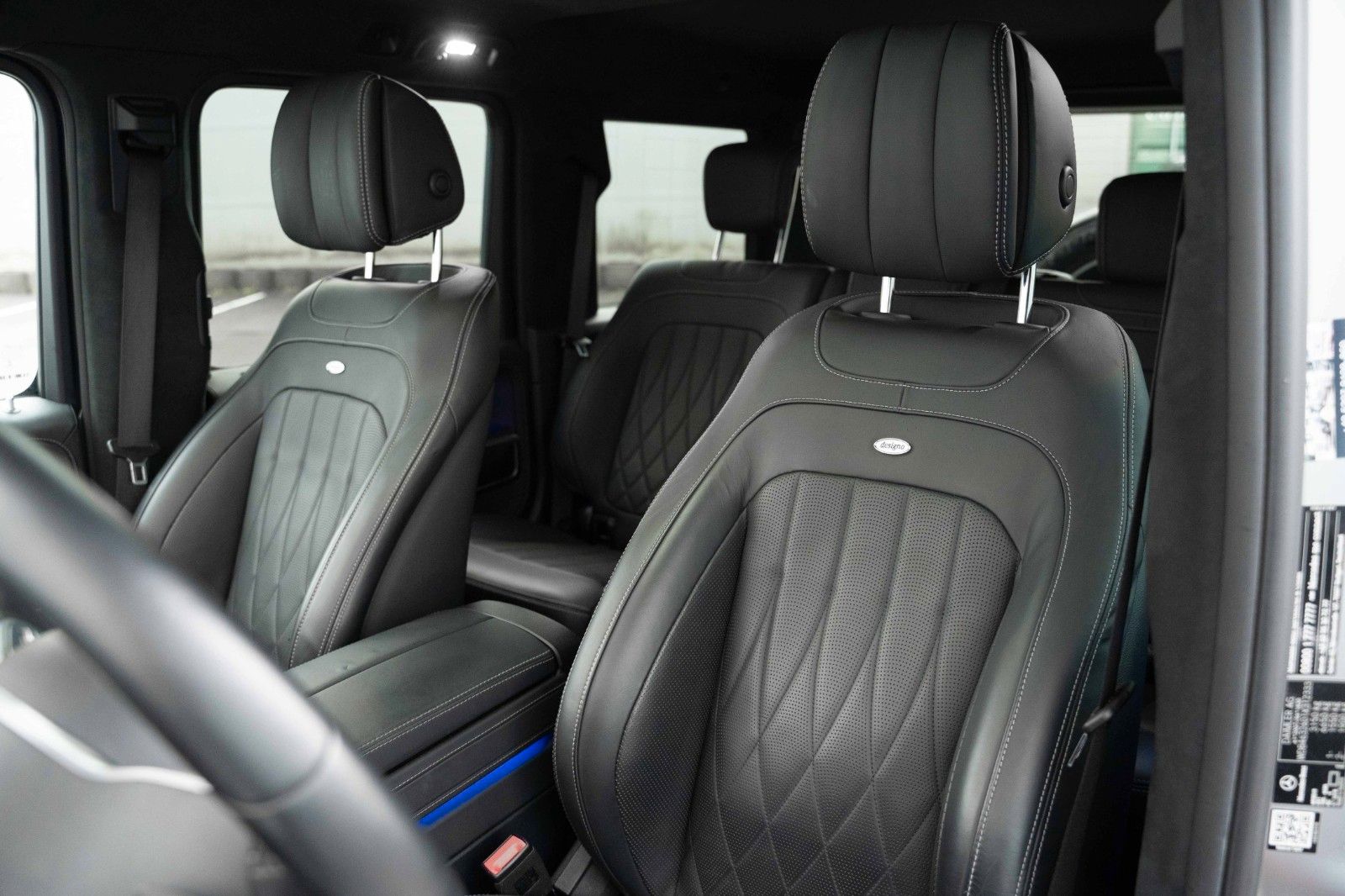 Fahrzeugabbildung Mercedes-Benz G500 V8 AMG BURM MEMORY CARBON 20" PANO 360° G63