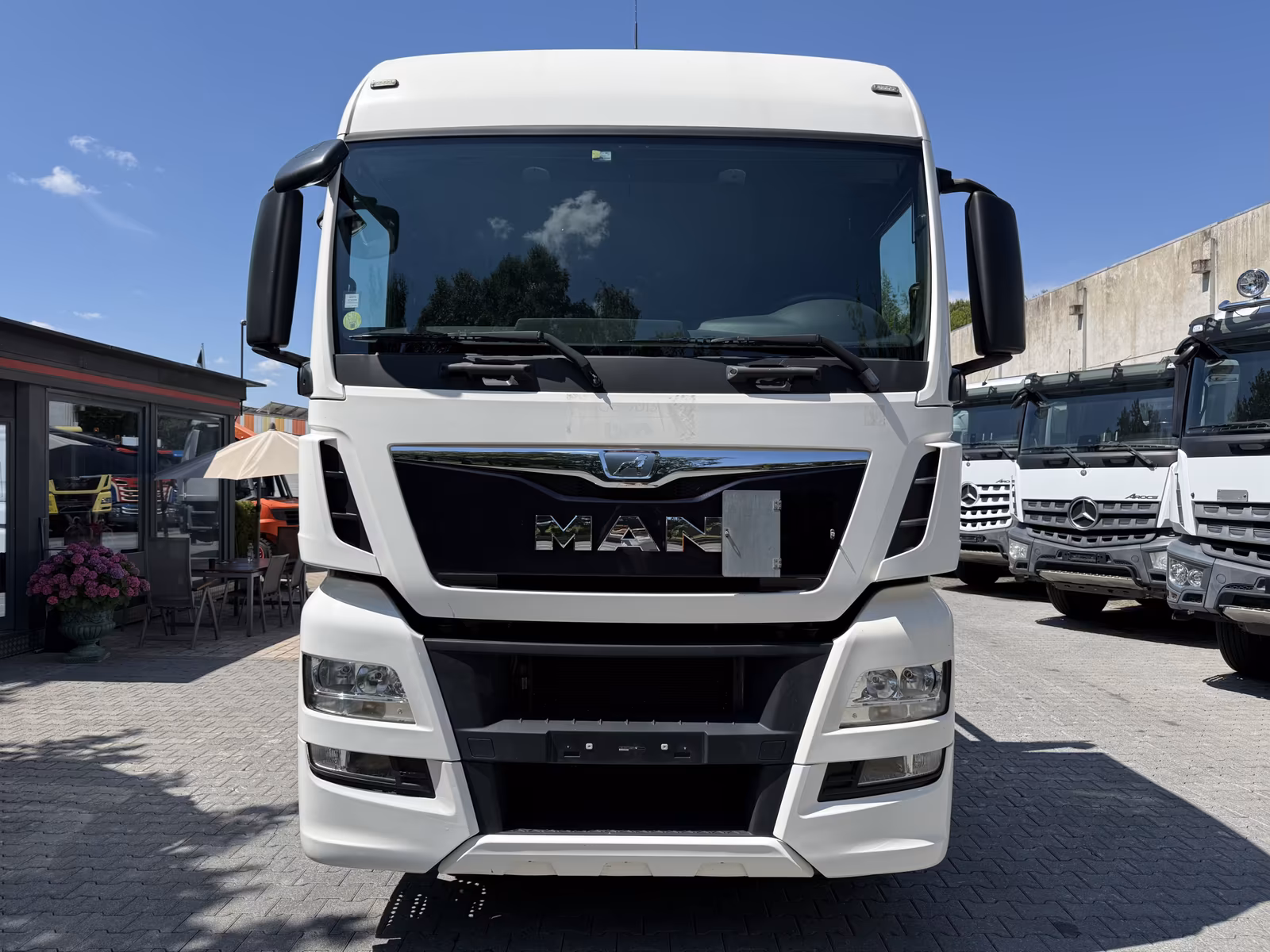 MAN TGX 26.440 6X2 Kran Hiab 144