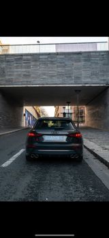 Audi S3 TFSI S tronic quattro Sportback - - Audi S3 mit Benzin-Antrieb: Sportwagen