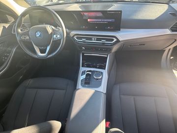 BMW 320e xDrive Touring HiFi DAB LED RFK Komfortzg.