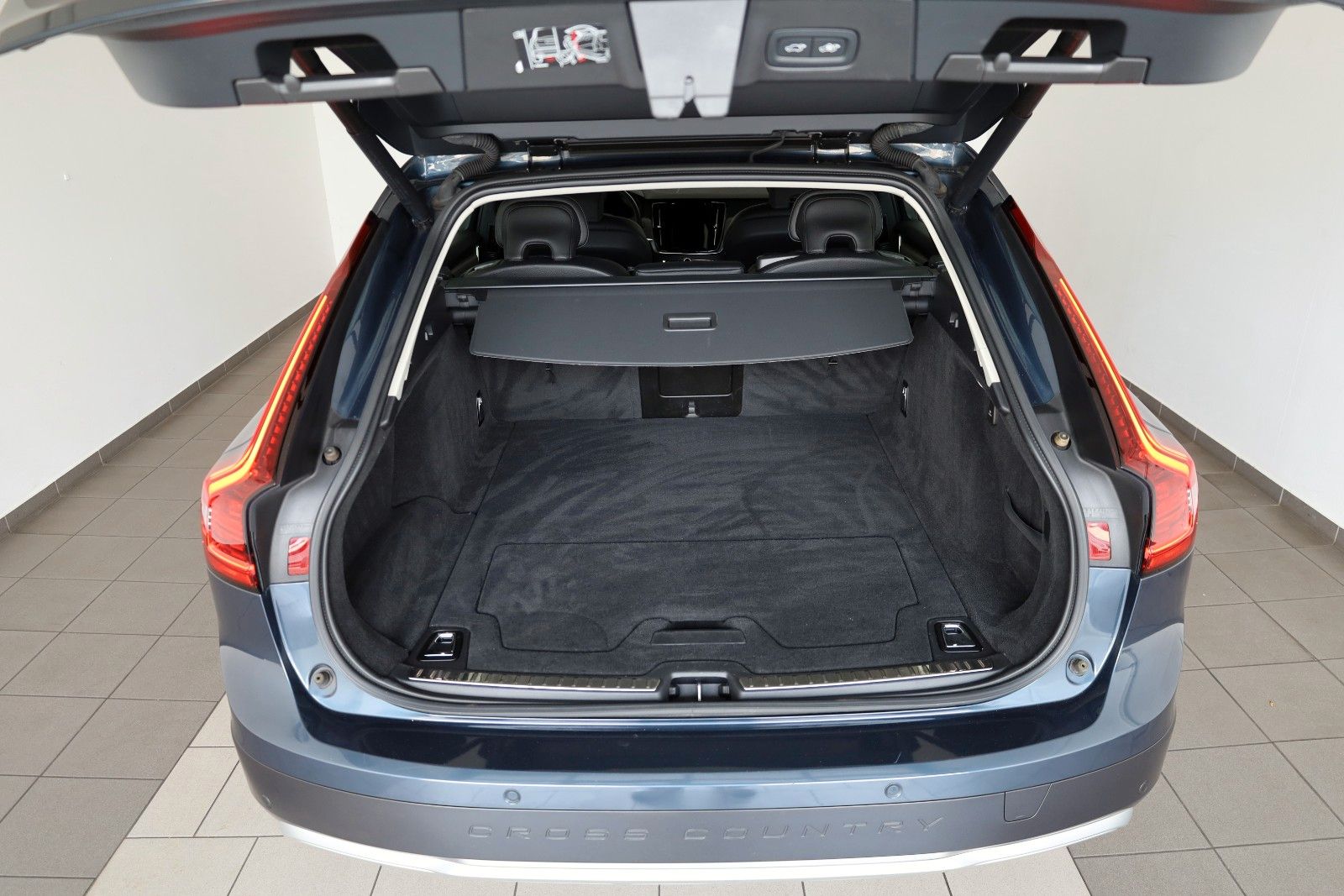 Fahrzeugabbildung Volvo V90 CC Pro AWD Leder,Navi,LED,SH,Kamera,ACC