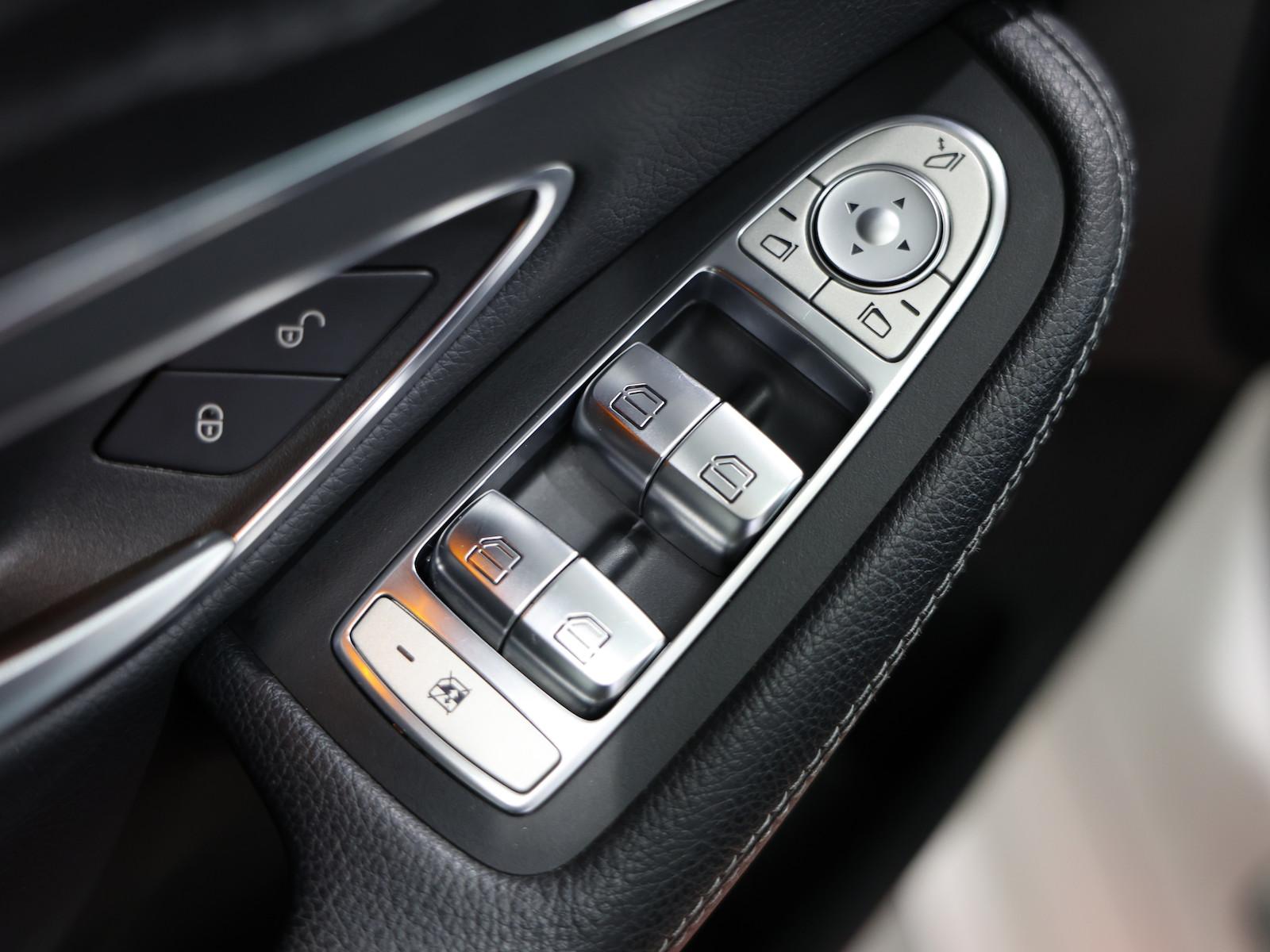 Mercedes-Benz C 180 CGI LIMOUSINE AMG-LINE STYLING VOLL-LEDER