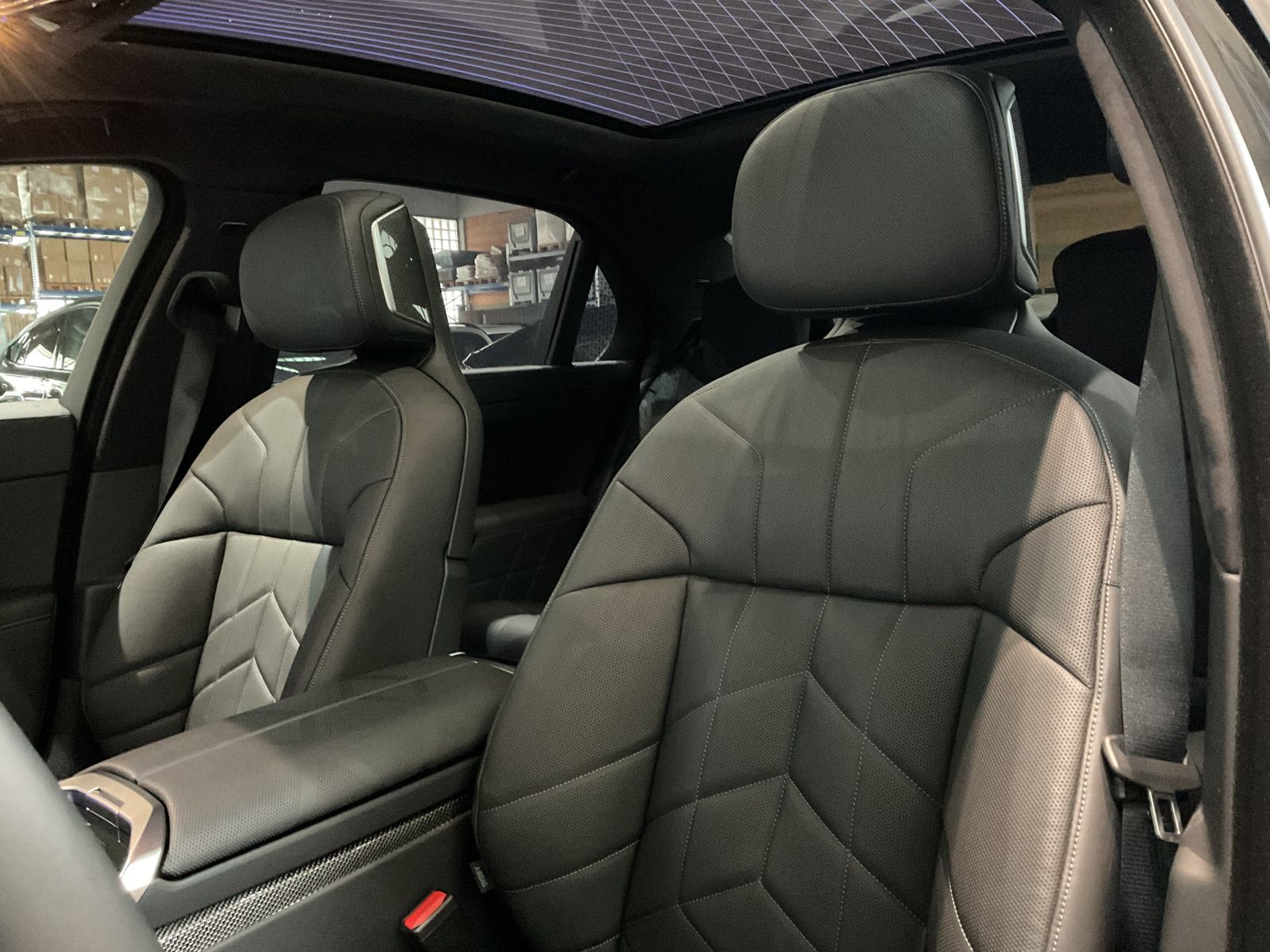 Fahrzeugabbildung BMW i7 M70 xDrive Lounge Fondkonsole Sky Lounge M Pe