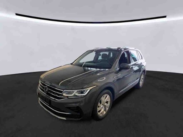 Tiguan 2.0 TDI DSG ELEGANCE PANO+RFK+IQ.LIGHT+SH