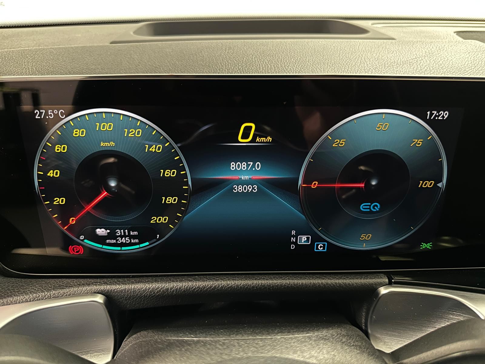Mercedes-Benz EQB 350 4M AMG HUD Distronic Memory 360° Panor foto 10