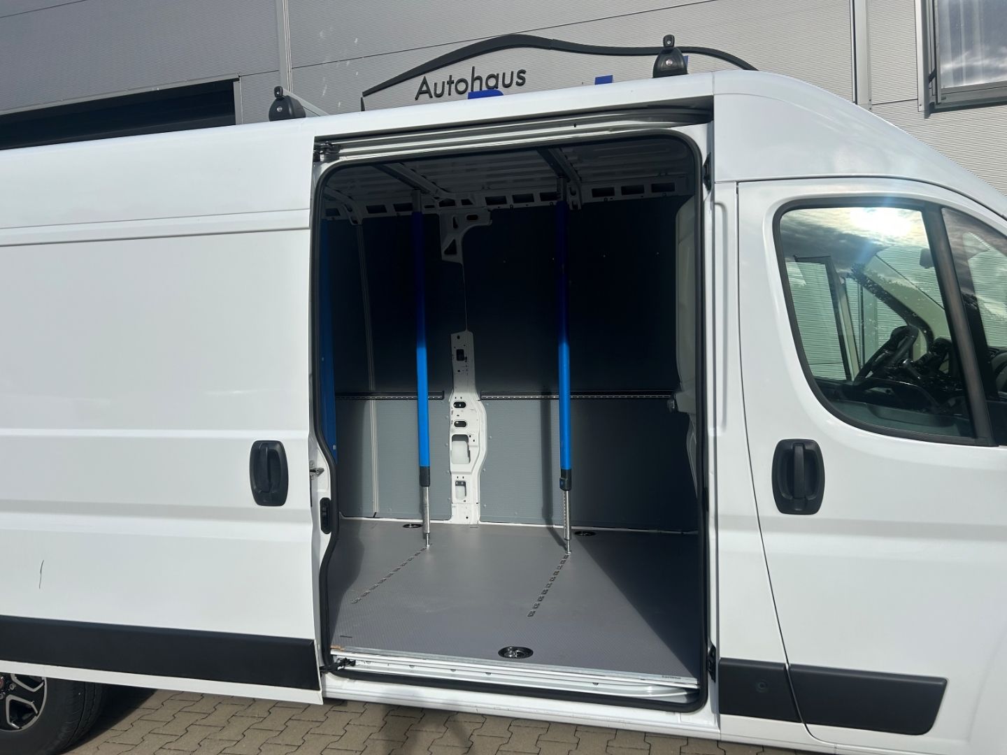 Fahrzeugabbildung Fiat Ducato Maxi Grossr.-Kasten 35 180 L4H2 Sortimo,2