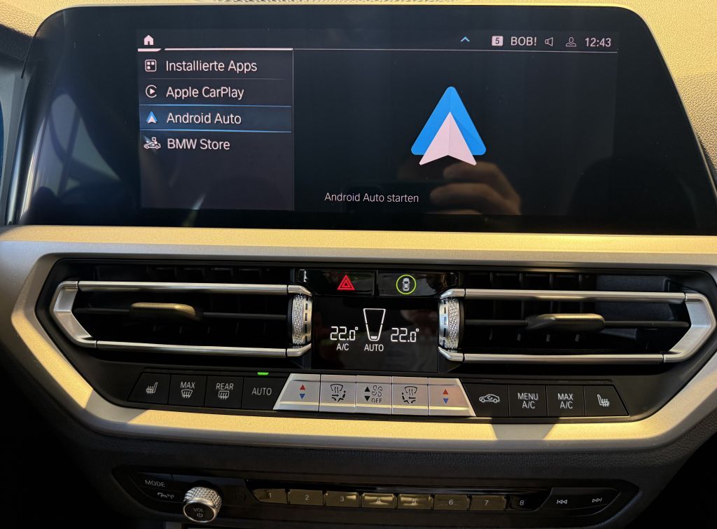 BMW 330e  Advantage KAM+KOMF+ACC+LASER+HUD+SPUR+DAB foto 23