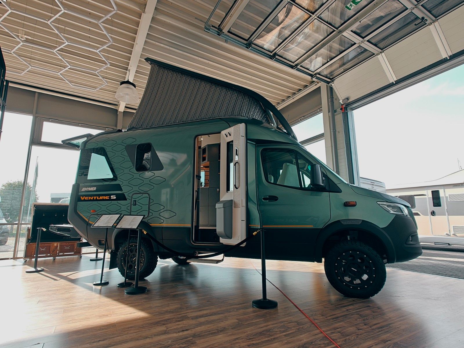 Fahrzeugabbildung HYMER / ERIBA / HYMERCAR VENTURE S 4x4 2026 by palmo