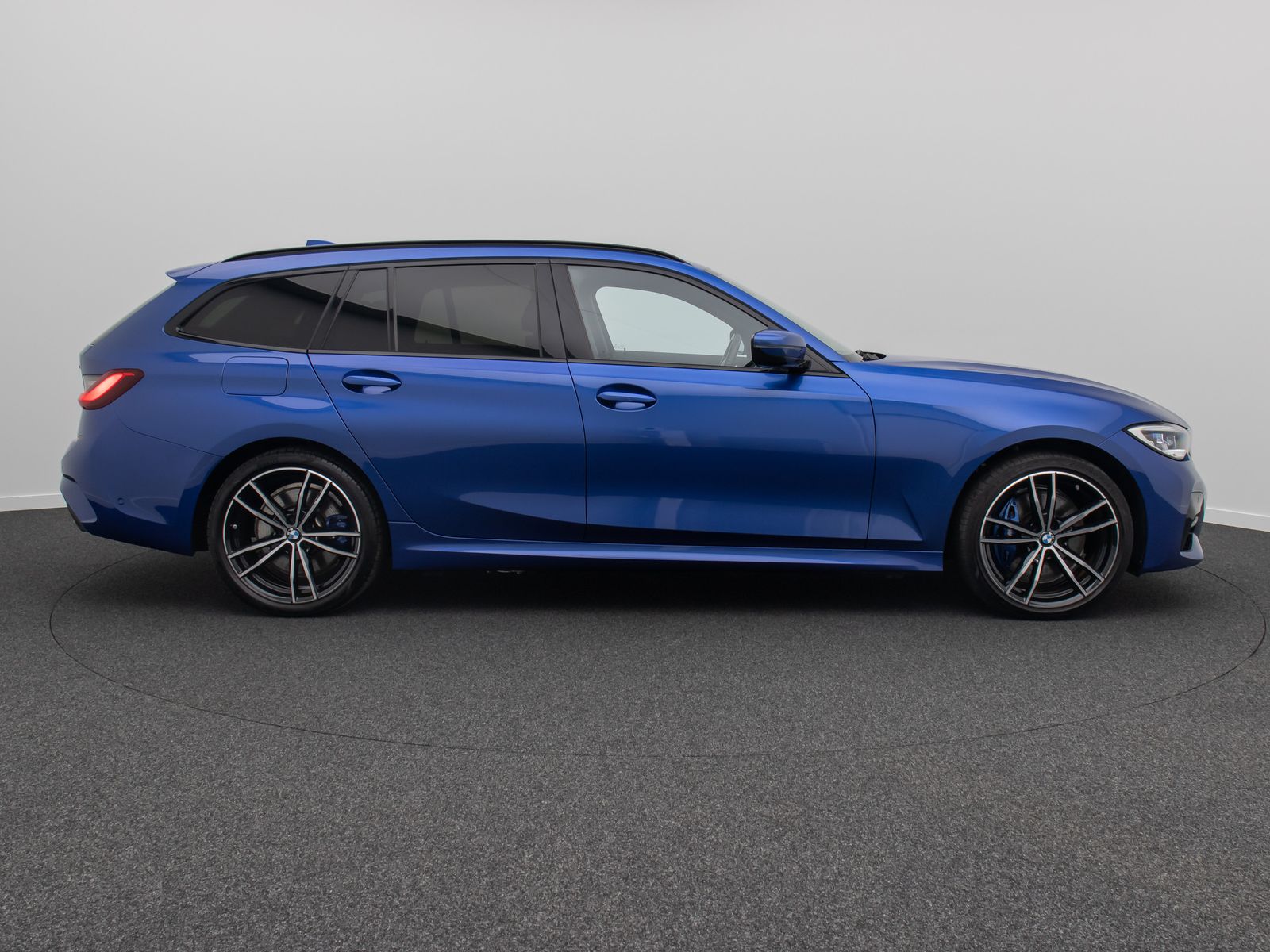 Fahrzeugabbildung BMW 330e xD M Sport Kamera DAB Laser HUD Panoram 19"