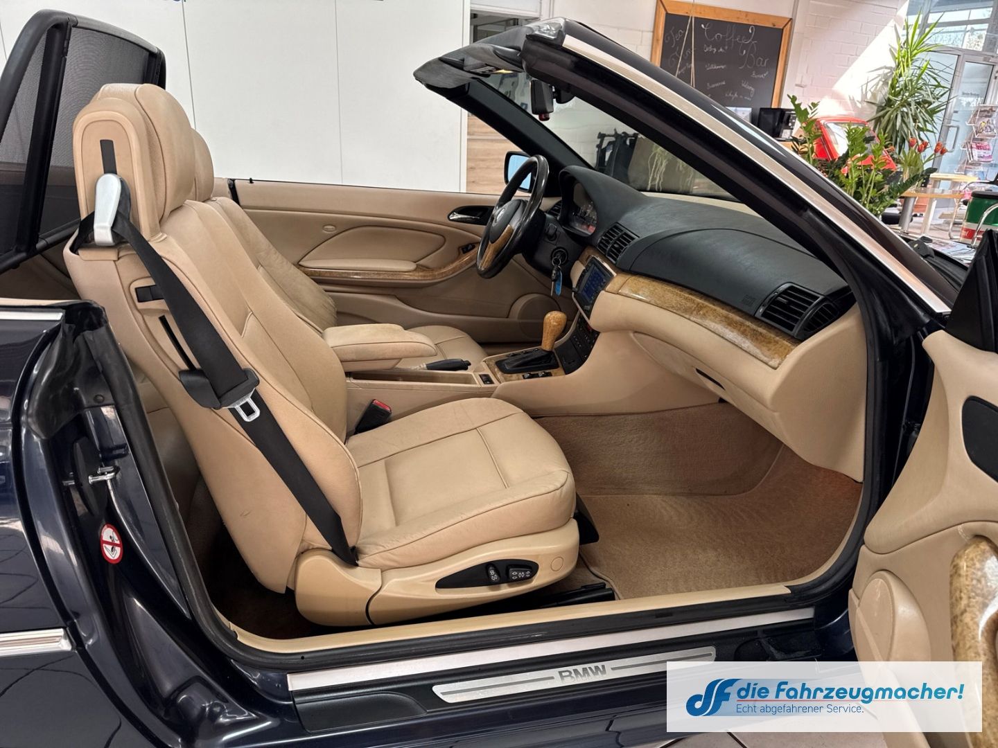 Fahrzeugabbildung BMW 320 Ci Cabrio El. Verdeck Hardtop Navi Leder Kli