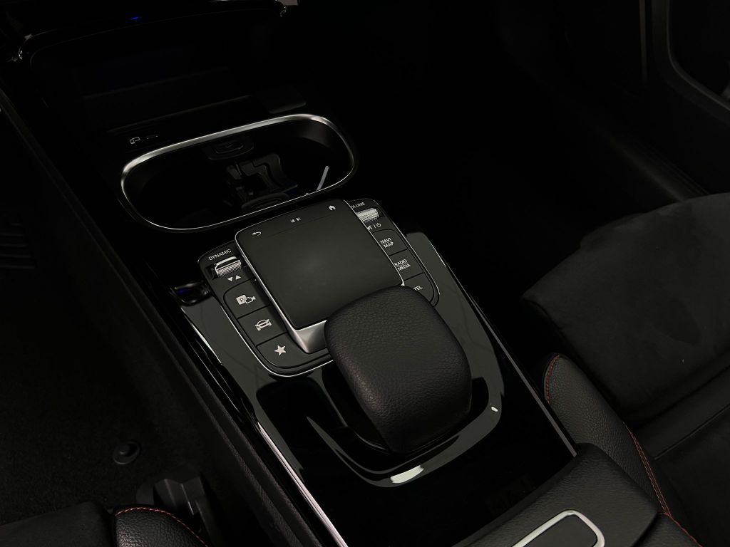 Mercedes-Benz A 200 7G-DCT*AMG*LED*PANO*KAM*MBUX*
