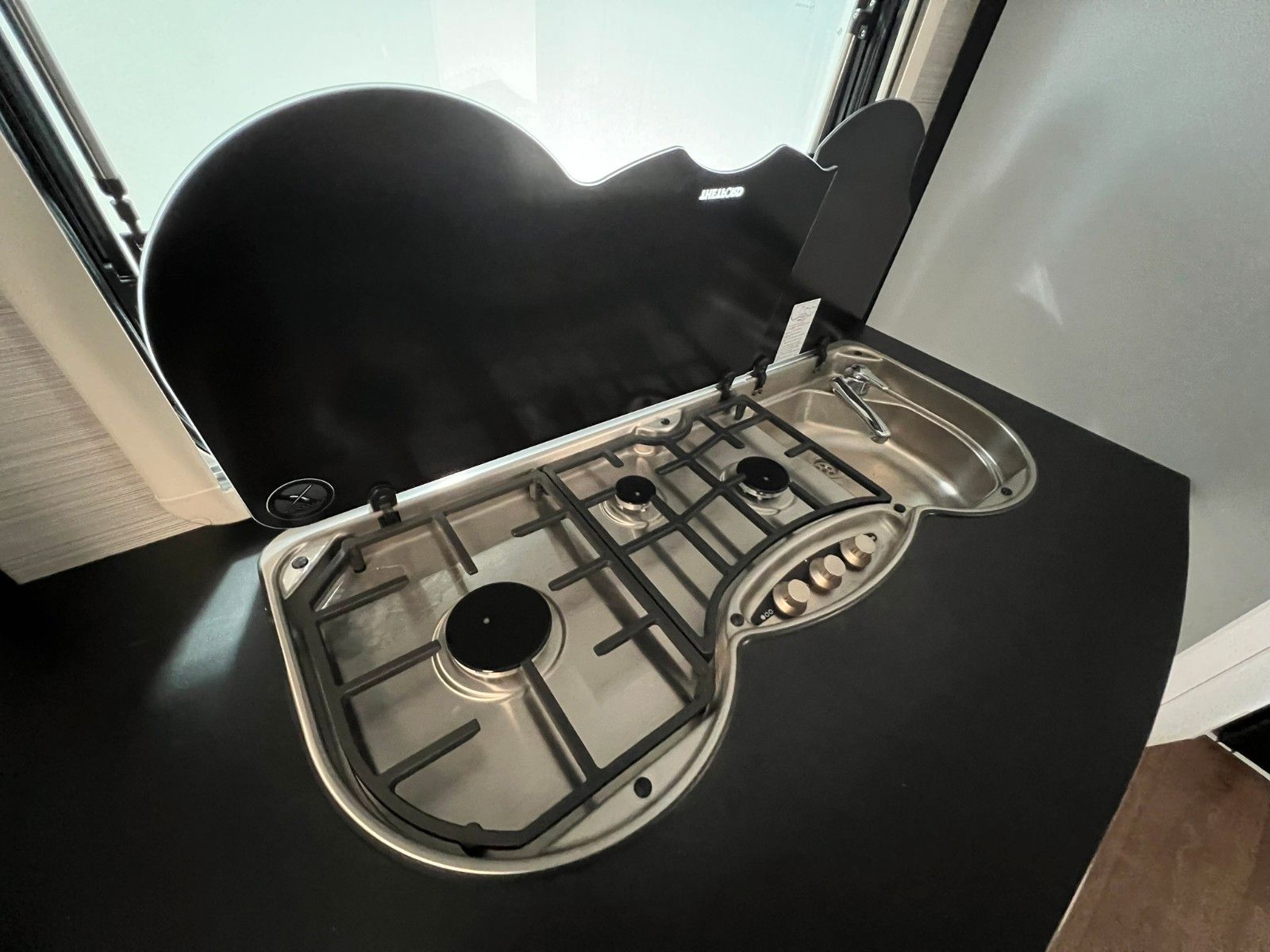 Fahrzeugabbildung Mercedes-Benz Unimog 1300L - Expeditionsmobil