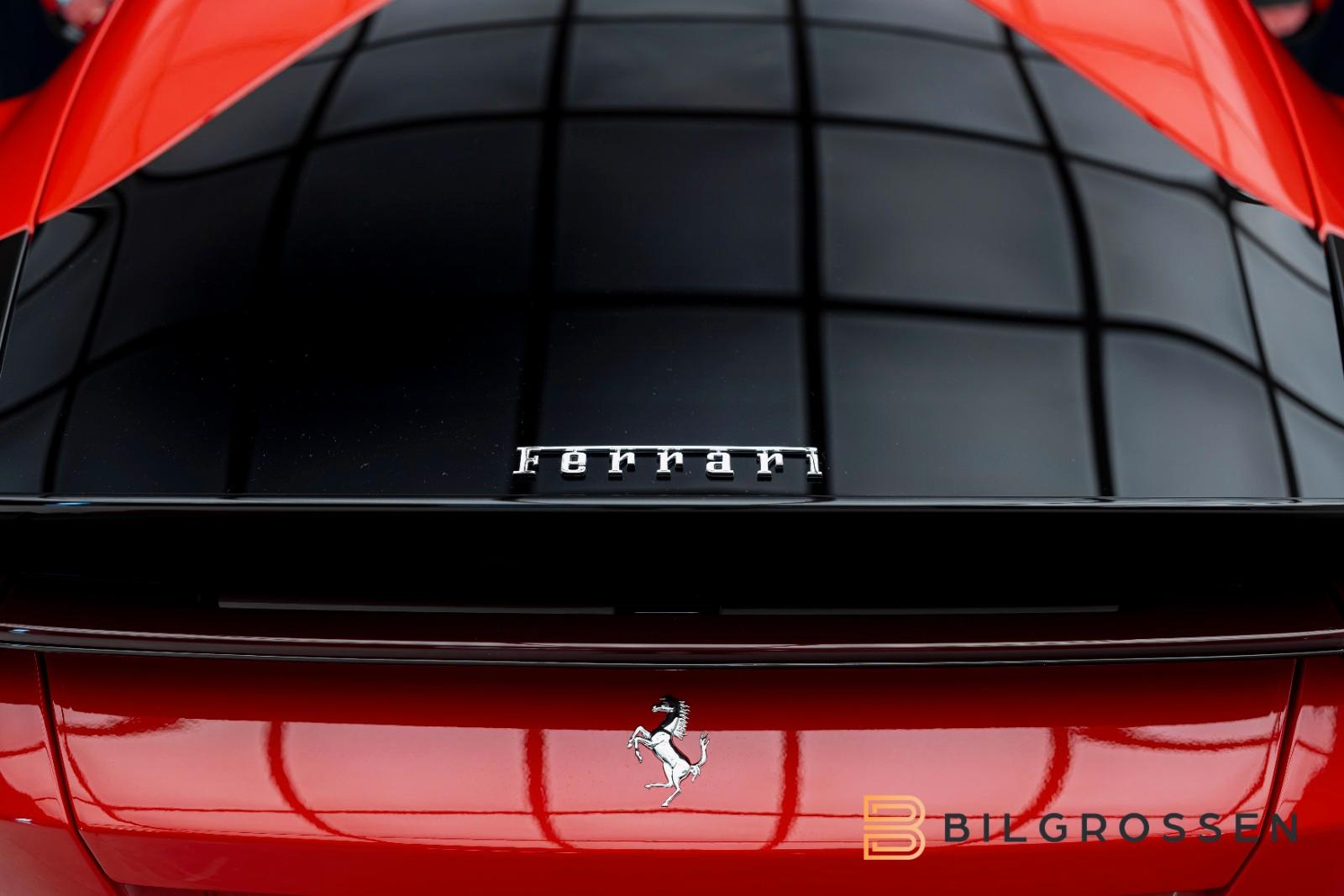 Ferrari Coupe 6.5 V12 CARBON LIFT PASSENGER DISPLAY
