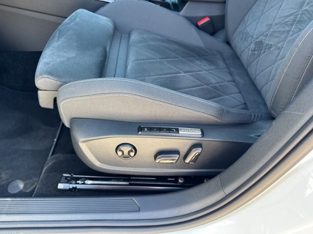 Golf VIII STYLE 1.4 TSI e-HYBRID DSG REAR VIEW K