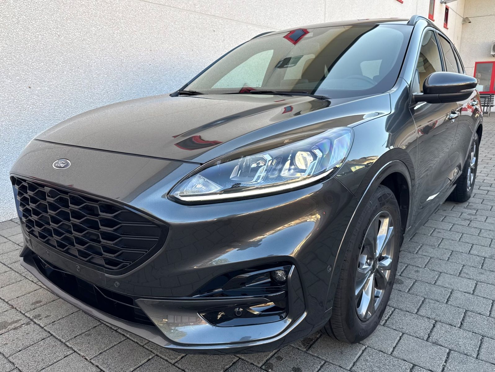 Ford Kuga 1.5 TDCI ST-Line LED,Winterpaket,Navi,Kam