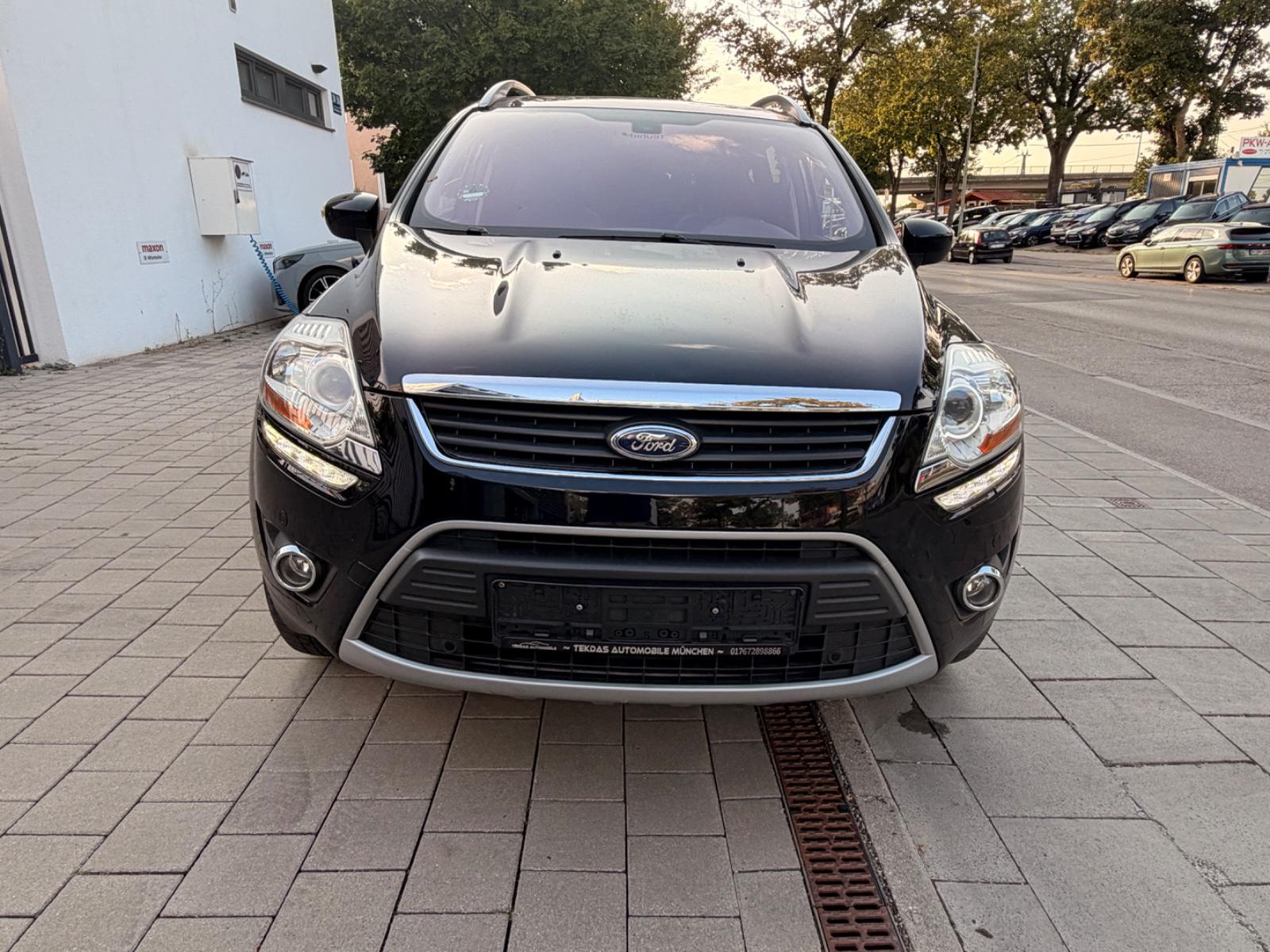 Ford Kuga Titanium PDC kamera Navi klima Aut. Sitzhz.