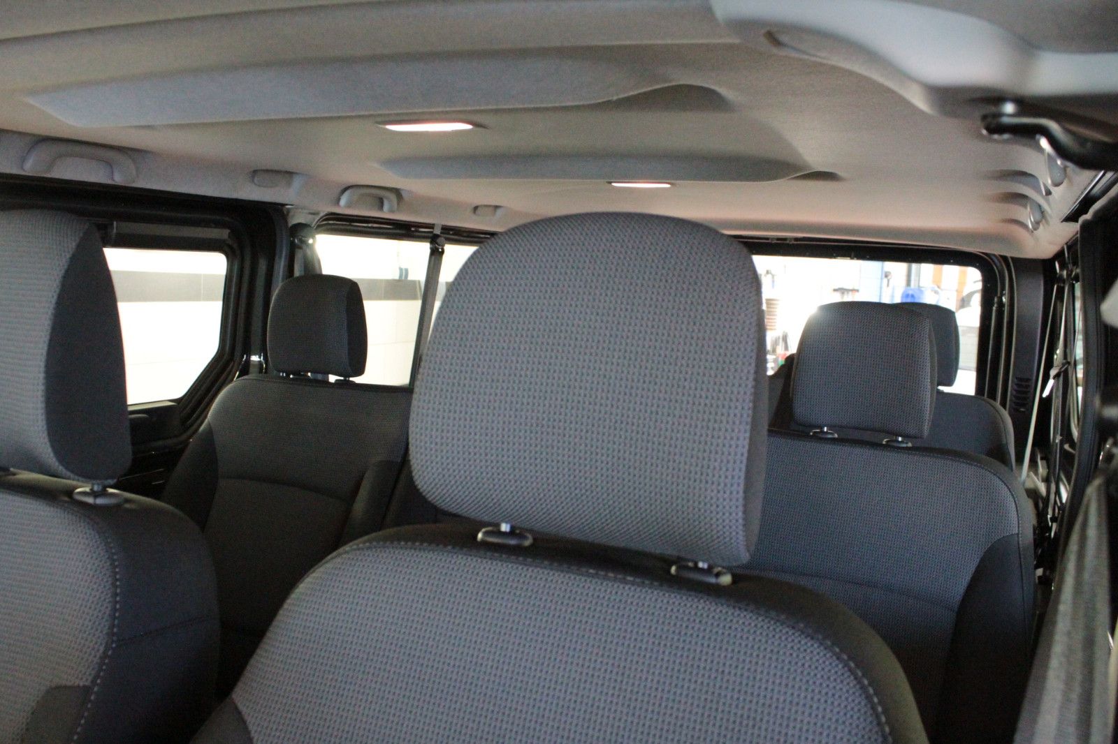 Fahrzeugabbildung Renault Trafic Dci 150 Grdt Evolution *Rollstuhlrampe*