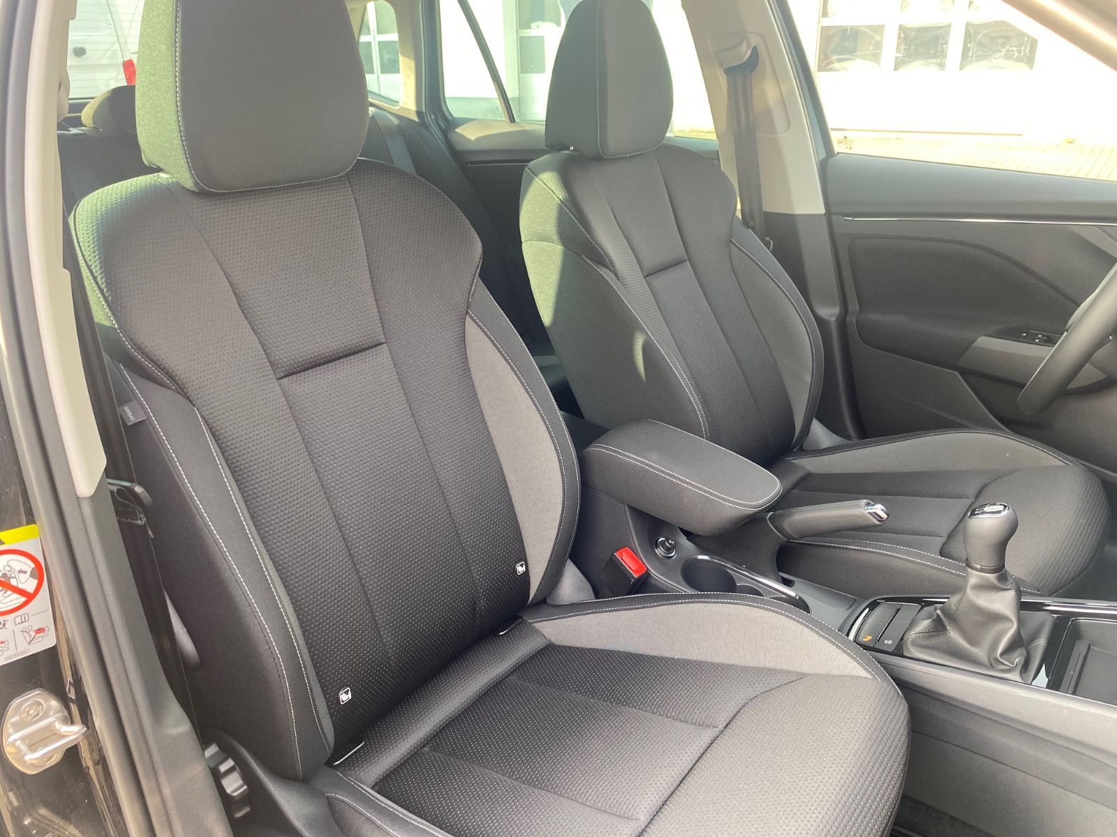 Fahrzeugabbildung SKODA Kamiq 1.5l TSI ACT TOUR *LED*NAV*ACC*KAMERA*PDC*