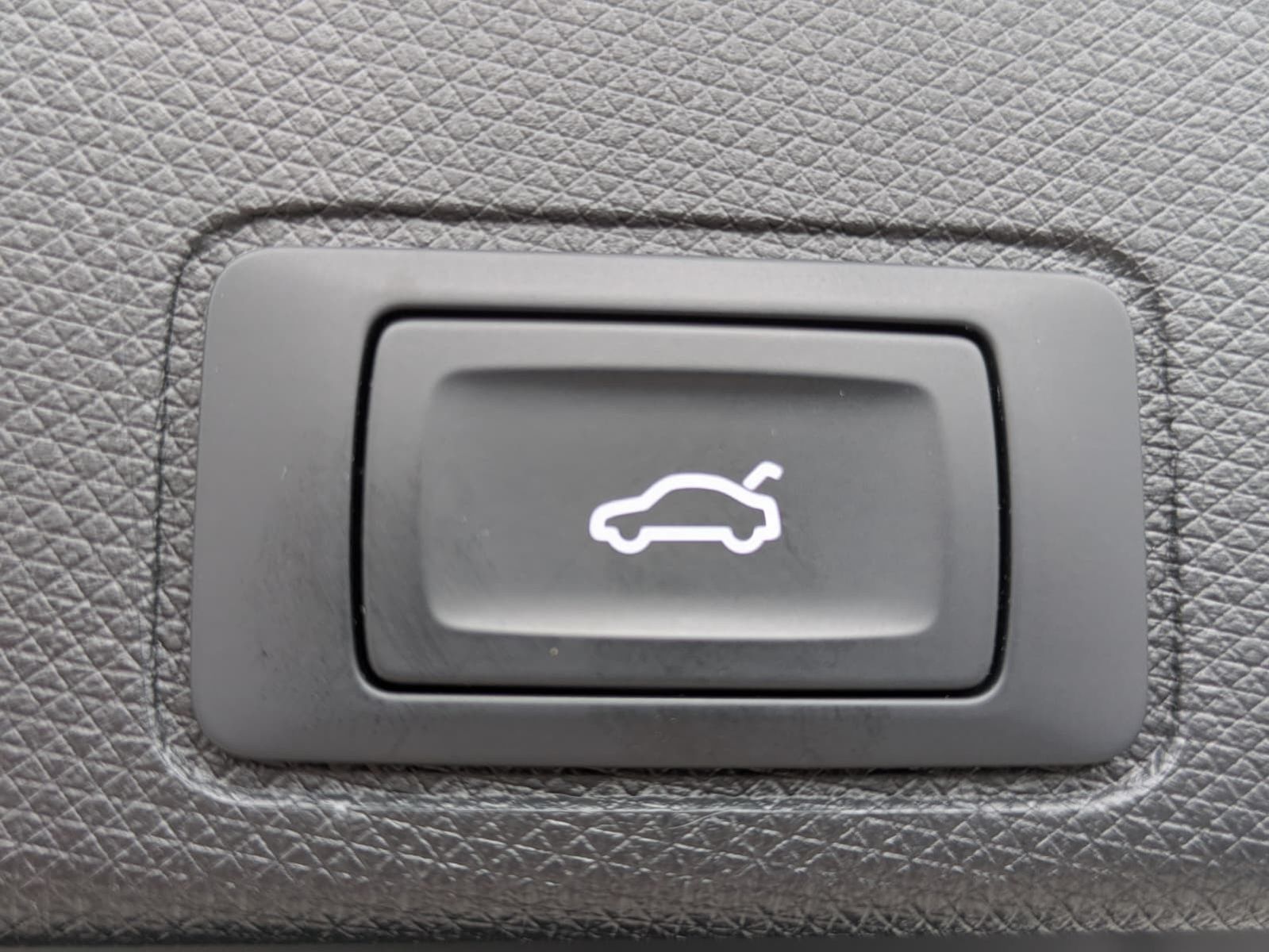 Fahrzeugabbildung CUPRA Terramar 2.0 TSI 4D VZ HUD*MATRIX*PANO*DCC*20"