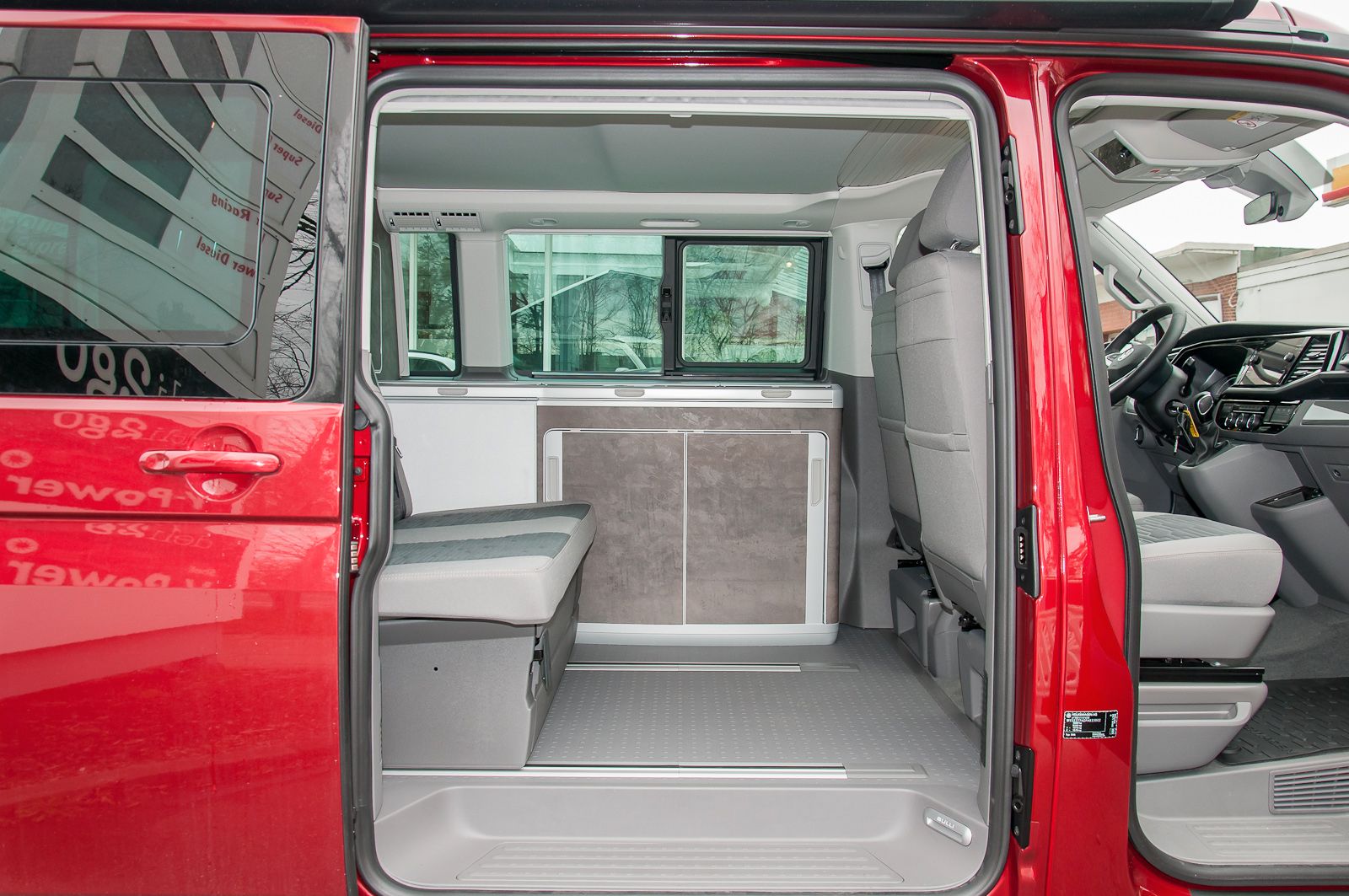 Fahrzeugabbildung Volkswagen T6.1 California Ocean Aufstelldach Motor: 2,0 l