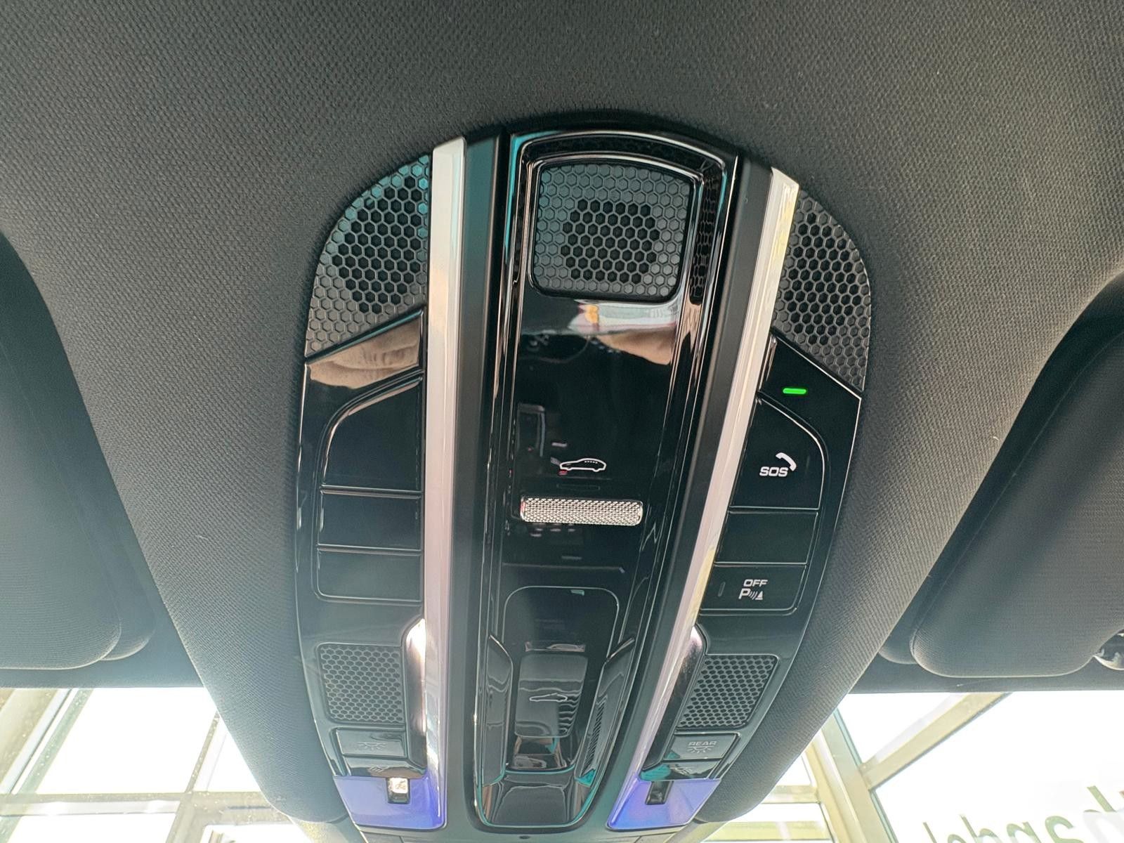 Fahrzeugabbildung Porsche Cayenne, pano, luft volleder ahk,21 zoll, stdhz