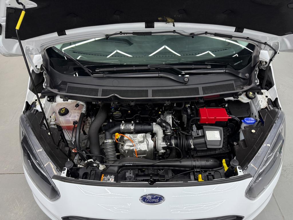 Ford Transit Courier 1.5 TDCi, Foto 16 von 40