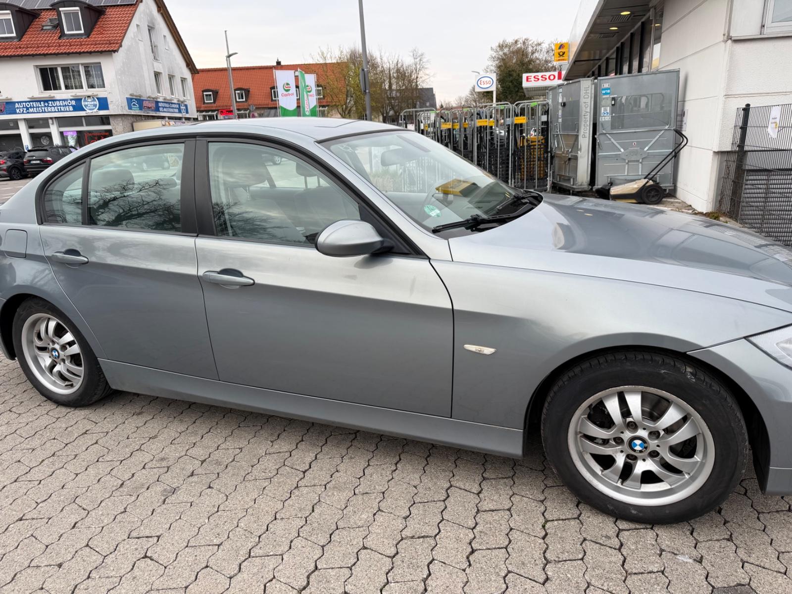 BMW 320