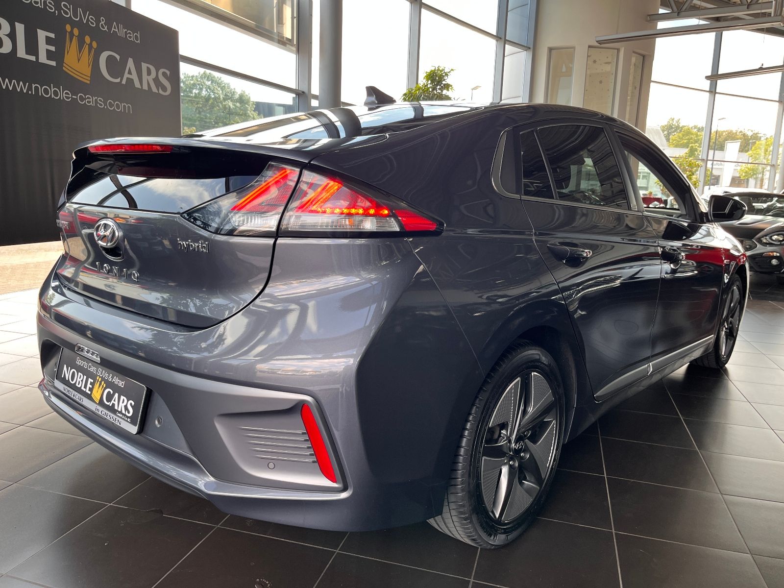 Fahrzeugabbildung Hyundai IONIQ Style Hybrid KLIMA LED NAV SHZ RFK