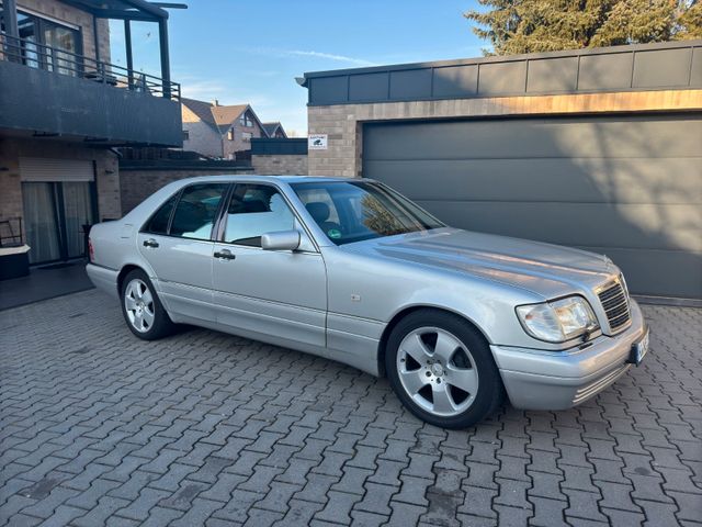 Mercedes-Benz S 320 W140