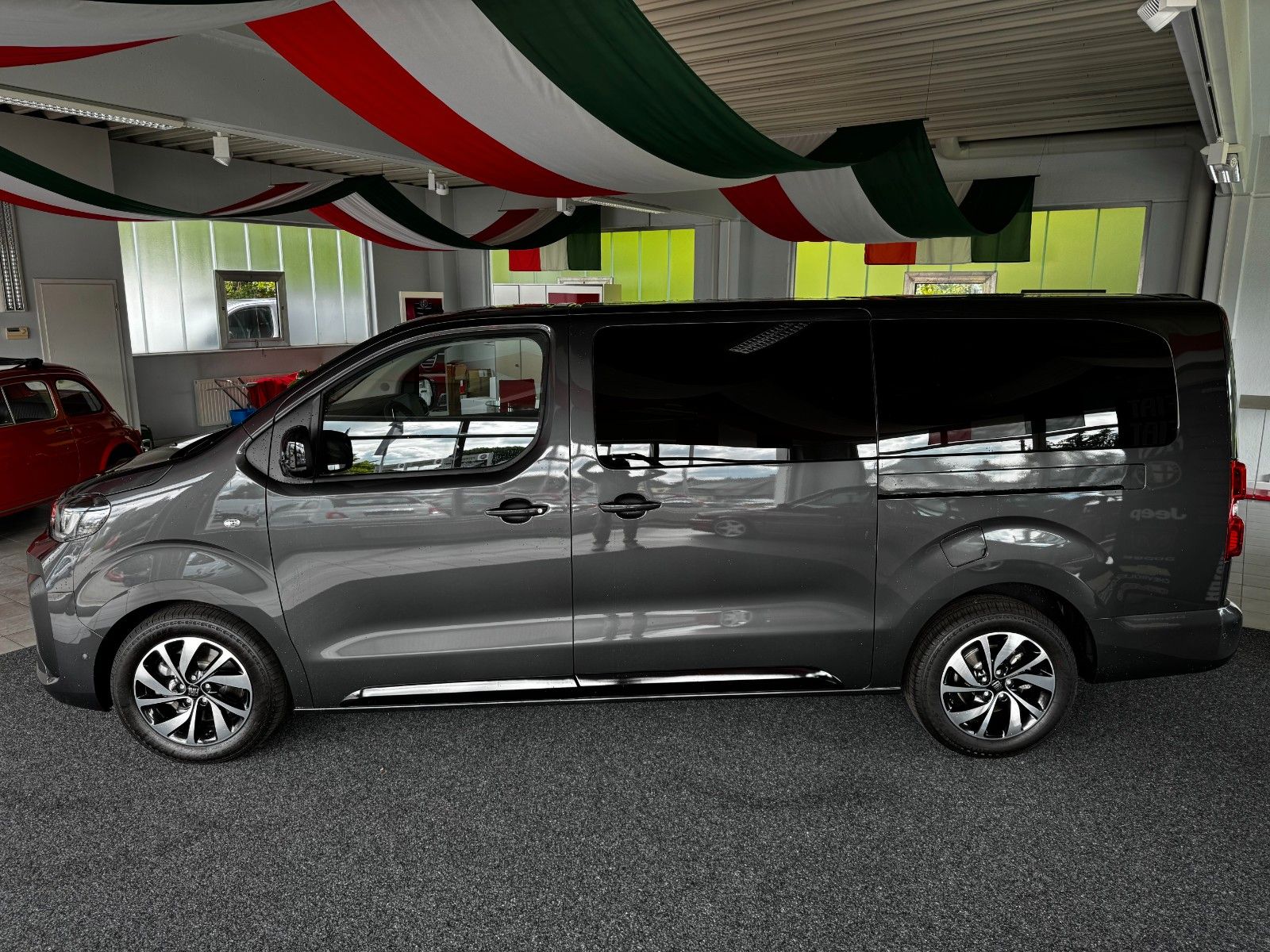 Fiat Ulysse 2.0 BlueHDi 180 S&S L3 EAT8 imagem 2