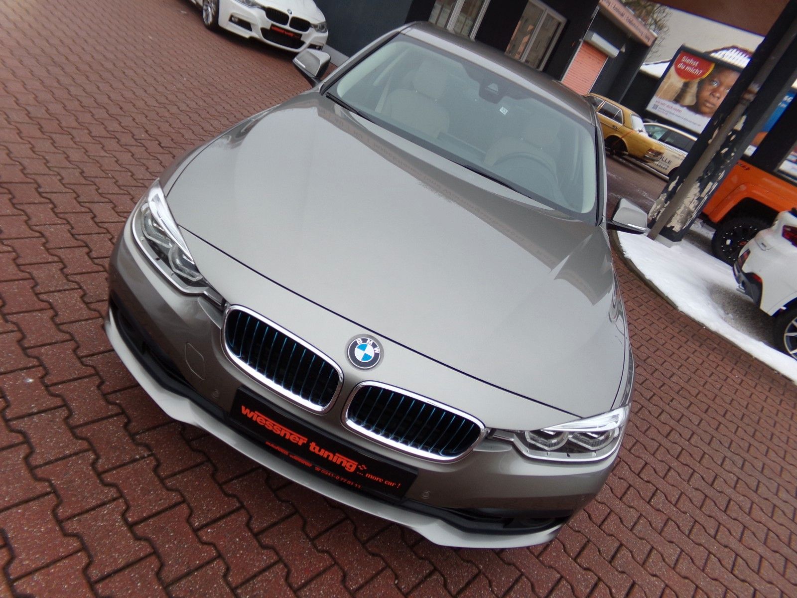 BMW 330 e iPerformance Advantage , Head Up Display