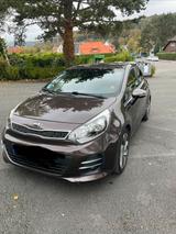 Kia Rio 1.4  Top Gepflegt - Kia Rio von privat