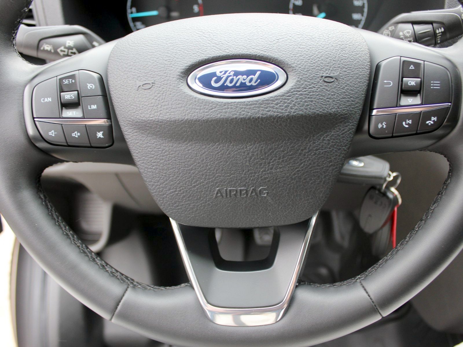 Fahrzeugabbildung Ford Transit 330 L2 Trend 2,0 TDCi DPF Mild-Hybrid