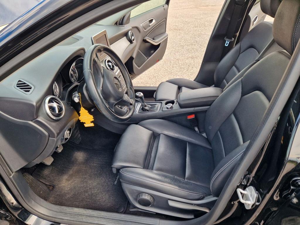 Mercedes-Benz GLA 180