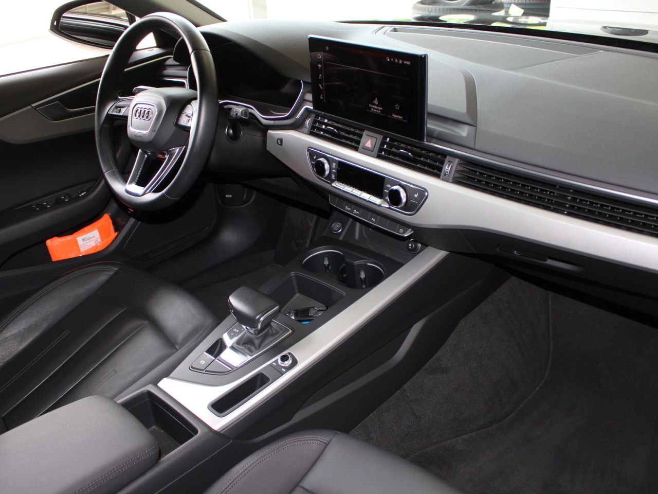 Fahrzeugabbildung Audi A4 Avant 35 TFSI advanced ACC/RFK/Navi/Leder