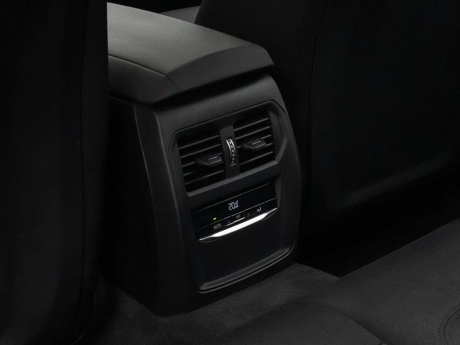 BMW 320d GeschwindigReg DAB Kamera Alarm CockpitPlus