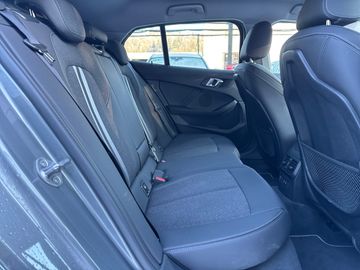 BMW 118i Sport Line DAB LED WLAN Tempomat Klimaaut.