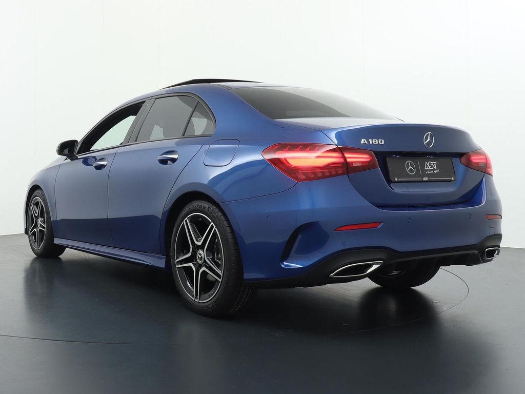 Mercedes-Benz A 180 Star Edition AMG Line | Panorama - Schiebe