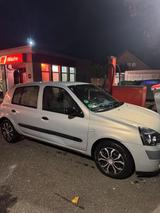 Renault clio mit fast neue TÜV - gebrauchte Renault Clio aus dem Jahr 2004
