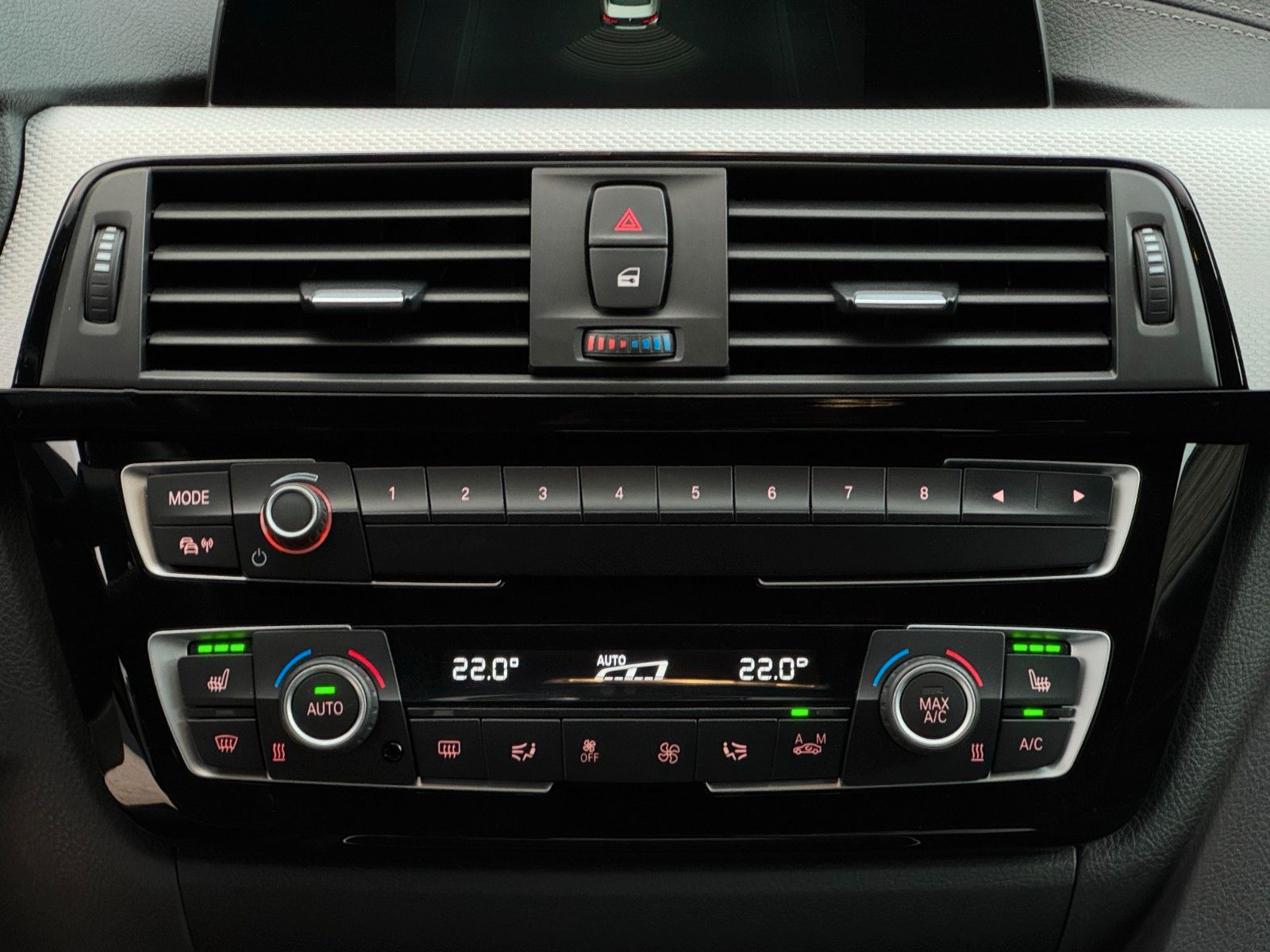 Fahrzeugabbildung BMW 430i Coupe M Sport Navi SHZ PDC Temp LED 19"