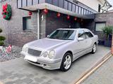 Mercedes-Benz Mercedes Benz E240 Elegance 99.000km 2 Han... - gebrauchte Mercedes-Benz E 240 aus dem Jahr 2000