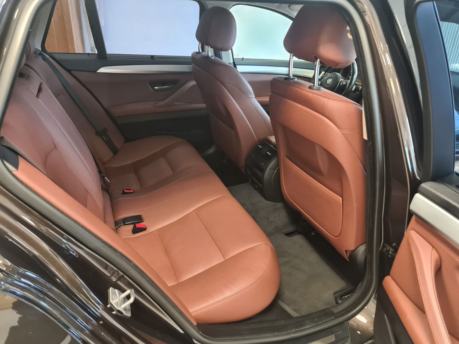 Fahrzeugabbildung BMW 520 d xDrive / AHK / Bi-XENON / LEDER