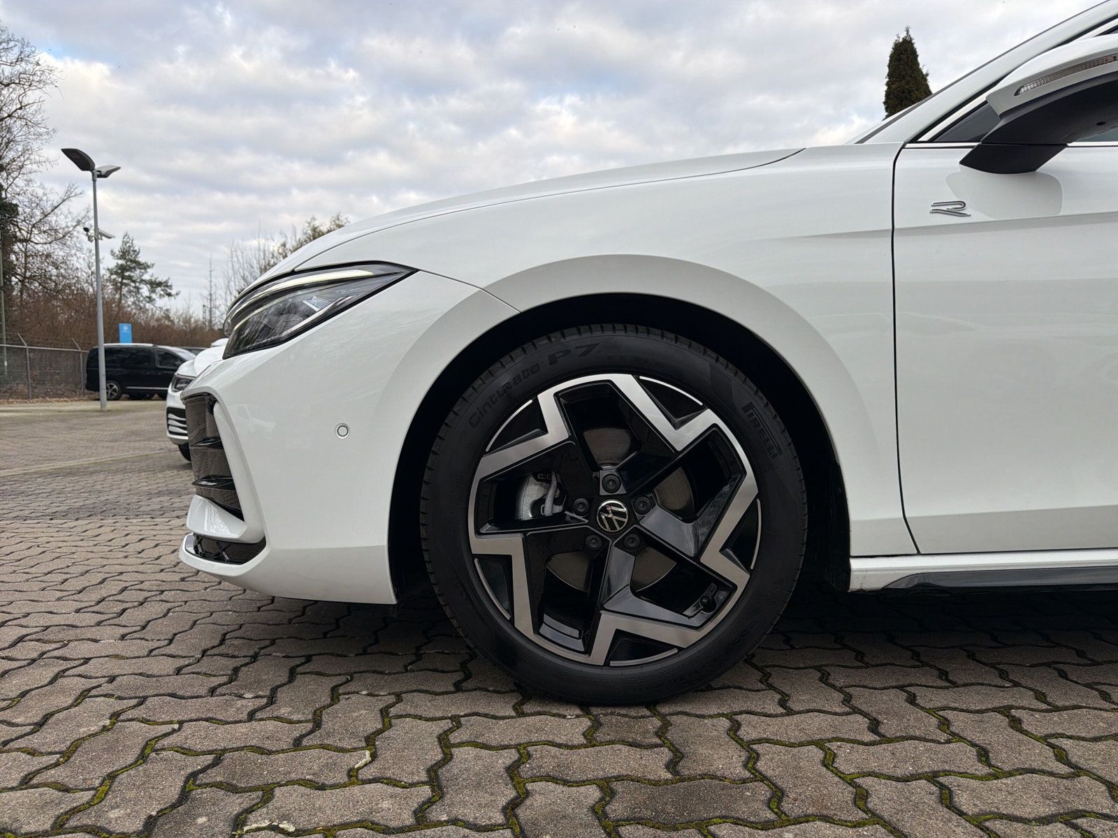 Passat Variant R-Line TDi DSG Navi AZV Matrix